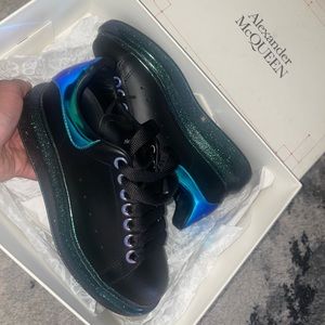 Alexander McQueen Oversized
Sneaker 'Black Pearlescent